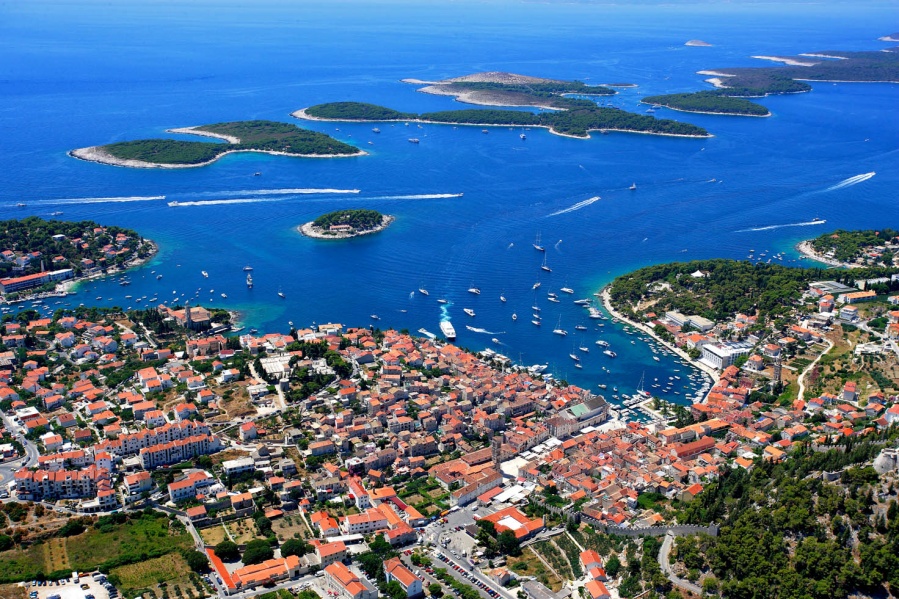 web_large_Hvar town big